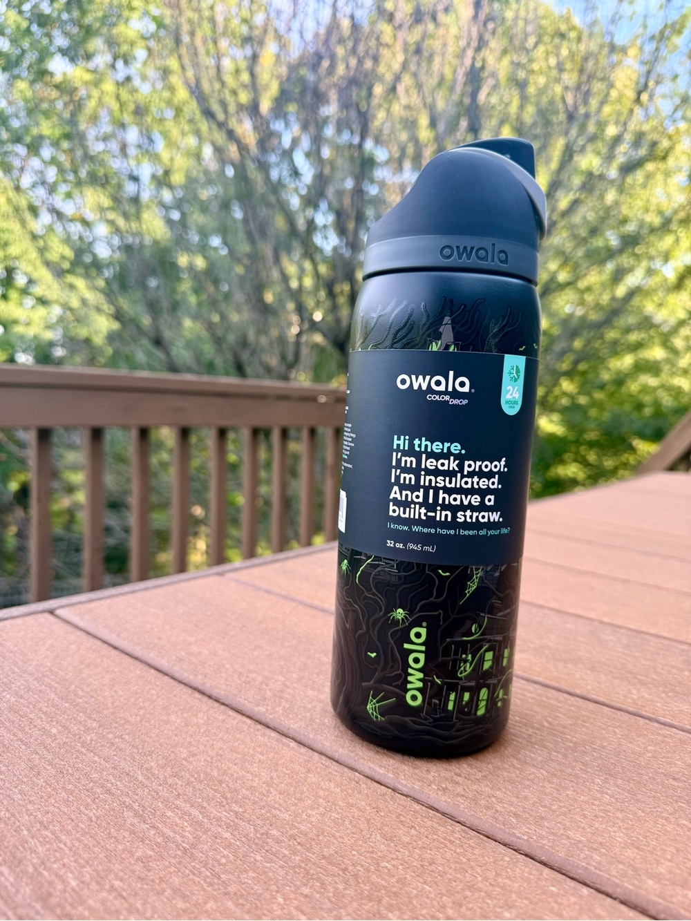 Owala Midnight Manor 32 oz FreeSip ColorDrop glow in the dark water bottle